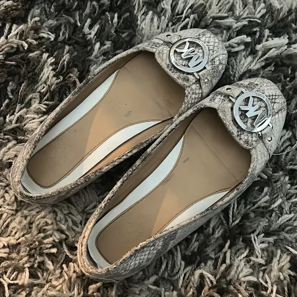 Stylish Gray Women's Loafers - Picture 1 of 5